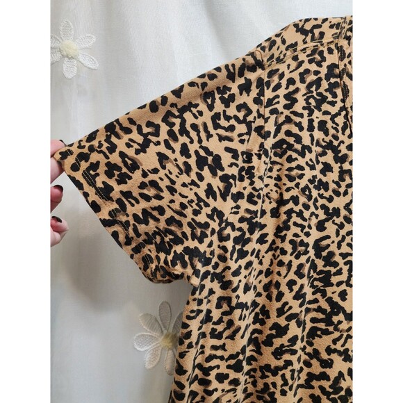 Ava & Viv 2X Womens Cheetah Print Shirt Wild Bold V-Neck Exotic Animal Leopard - Picture 3 of 12